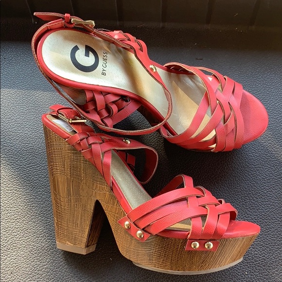 G by Guess red platform sandals - Picture 3 of 5